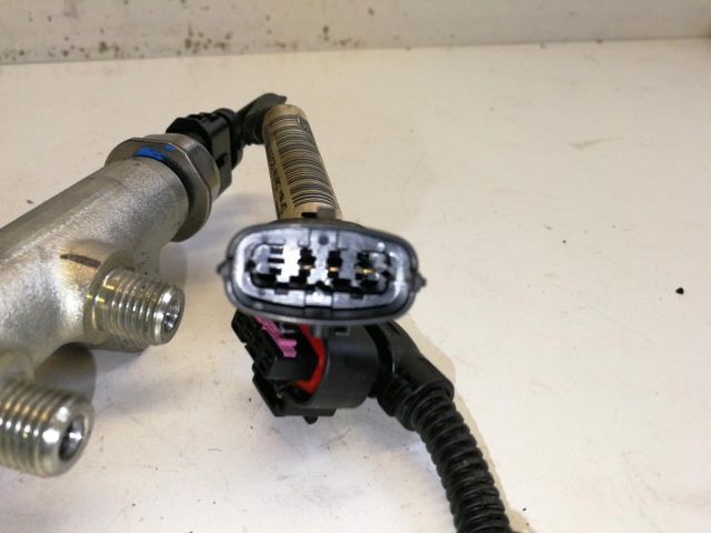 bontott OPEL ZAFIRA C Nagynyomású Üzemanyag Gyűjtőcső