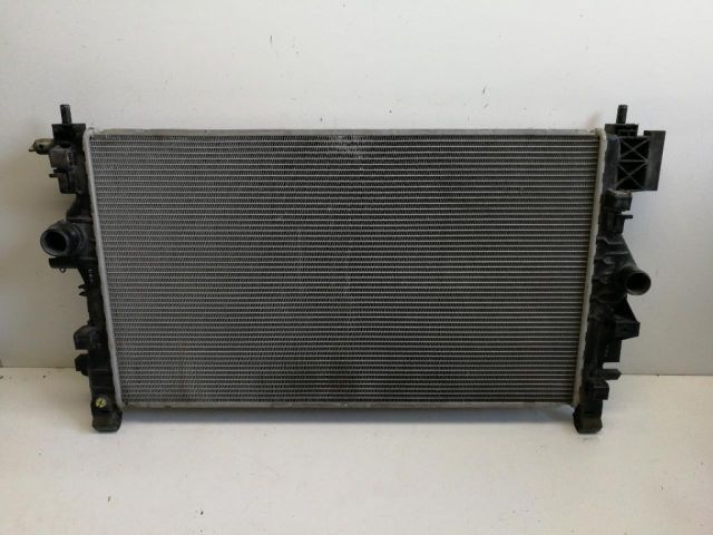 bontott OPEL ZAFIRA C Vízhűtő Radiátor (Klímás)