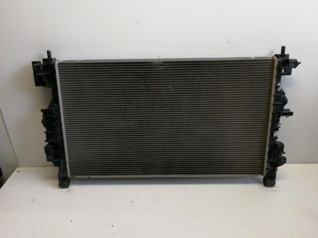 bontott OPEL ZAFIRA C Vízhűtő Radiátor (Klímás)