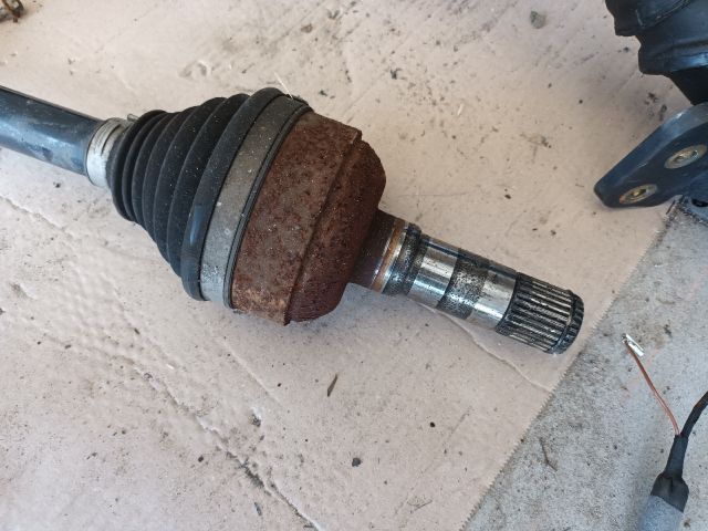 bontott OPEL ZAFIRA C Bal Féltengely