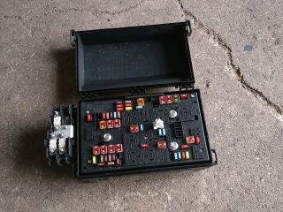 bontott OPEL ZAFIRA C Biztosítéktábla Motortér