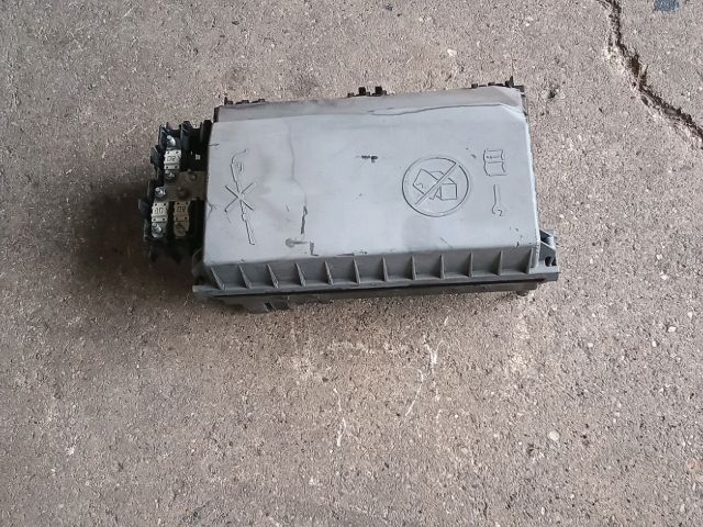 bontott OPEL ZAFIRA C Biztosítéktábla Motortér