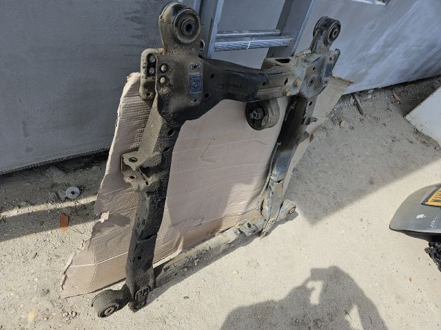 bontott OPEL ZAFIRA C Első Bölcső