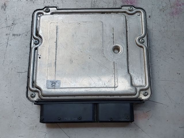 bontott OPEL ZAFIRA C Motorvezérlő