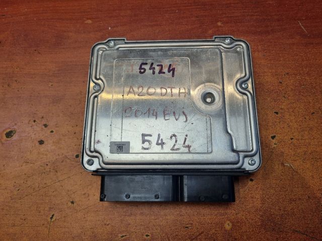 bontott OPEL ZAFIRA C Motorvezérlő