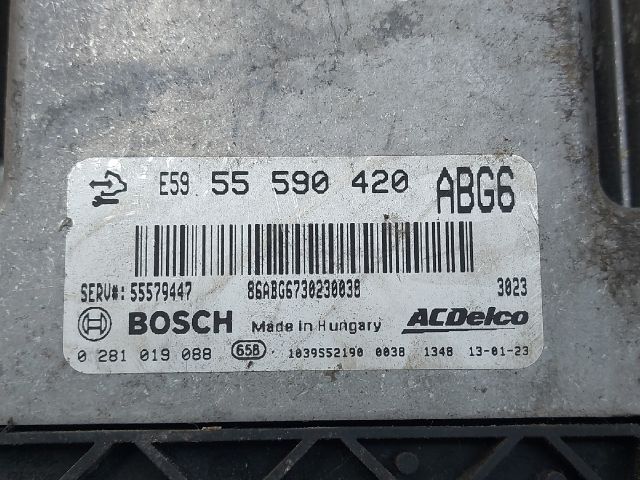 bontott OPEL ZAFIRA C Motorvezérlő