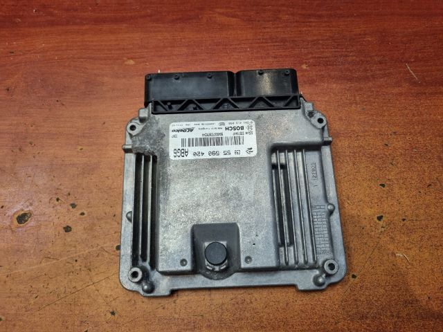 bontott OPEL ZAFIRA C Motorvezérlő