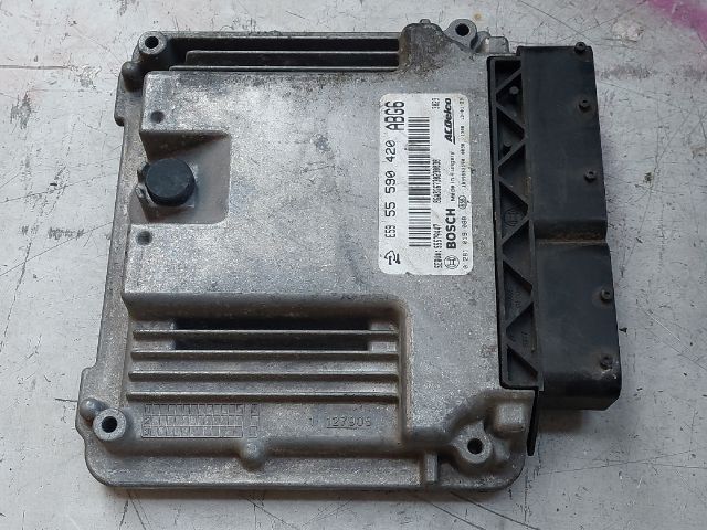 bontott OPEL ZAFIRA C Motorvezérlő