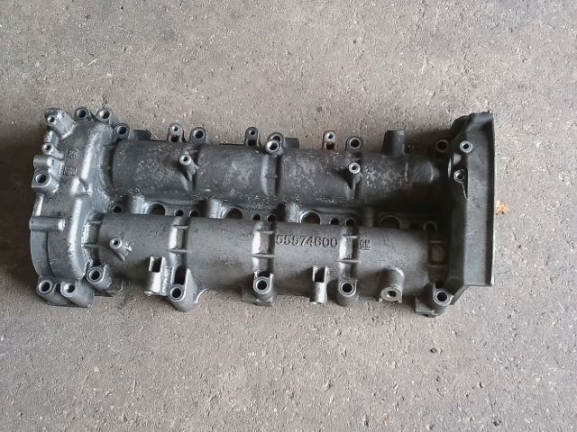 bontott OPEL ZAFIRA C Vezérműtengely Ház