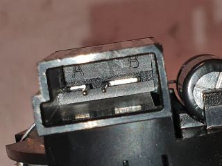 bontott OPEL ZAFIRA C Bal A Oszlop Hangszóró Burkolat