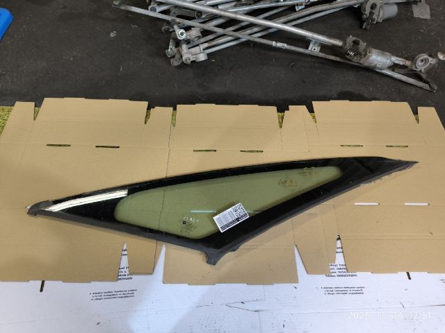 bontott OPEL ZAFIRA C Bal A Oszlop Oldalablak Üveg