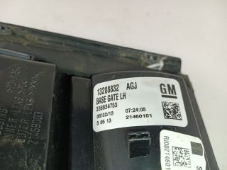 bontott OPEL ZAFIRA C Bal Belső Hátsó Lámpa