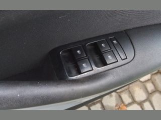 bontott OPEL ZAFIRA C Bal első Ablakemelő Kapcsoló