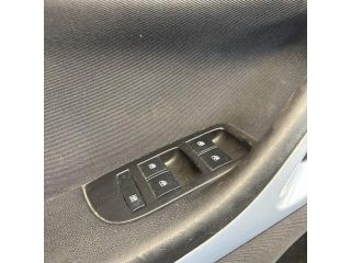 bontott OPEL ZAFIRA C Bal első Ajtó Kárpit