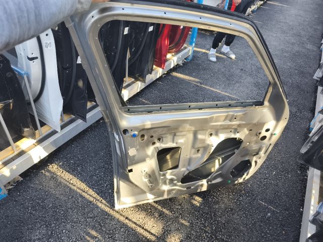 bontott OPEL ZAFIRA C Bal első Ajtó (Üres lemez)