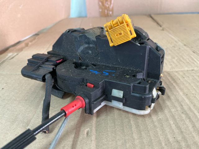 bontott OPEL ZAFIRA C Bal első Ajtózár