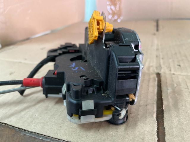 bontott OPEL ZAFIRA C Bal első Ajtózár