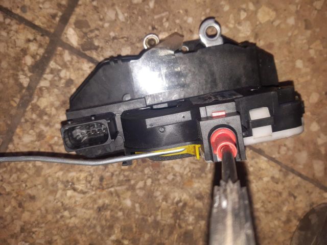 bontott OPEL ZAFIRA C Bal első Ajtózár