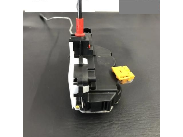 bontott OPEL ZAFIRA C Bal első Ajtózár