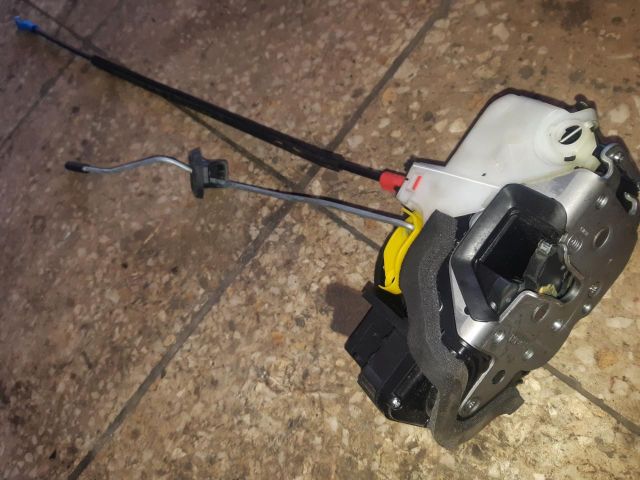 bontott OPEL ZAFIRA C Bal első Ajtózár