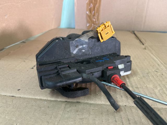 bontott OPEL ZAFIRA C Bal első Ajtózár