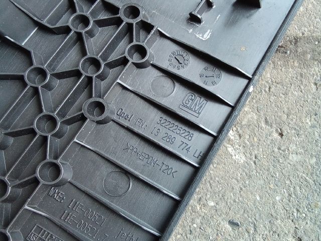 bontott OPEL ZAFIRA C Bal első Belső Küszöb Burkolat