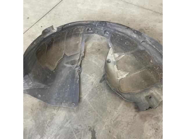 bontott OPEL ZAFIRA C Bal első Dobbetét (Kerékjárati, Műanyag)