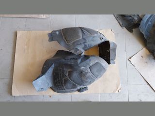 bontott OPEL ZAFIRA C Bal első Első Dobbetét (Kerékjárati, Műanyag)