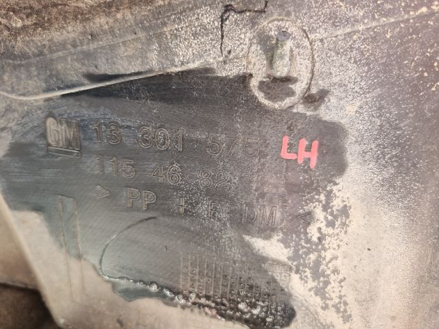 bontott OPEL ZAFIRA C Bal első Első Dobbetét (Kerékjárati, Műanyag)