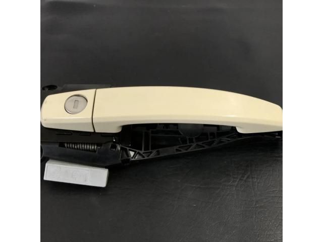 bontott OPEL ZAFIRA C Bal első Külső Kilincs