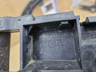 bontott OPEL ZAFIRA C Bal első Lökhárító Tartó (Műanyag)