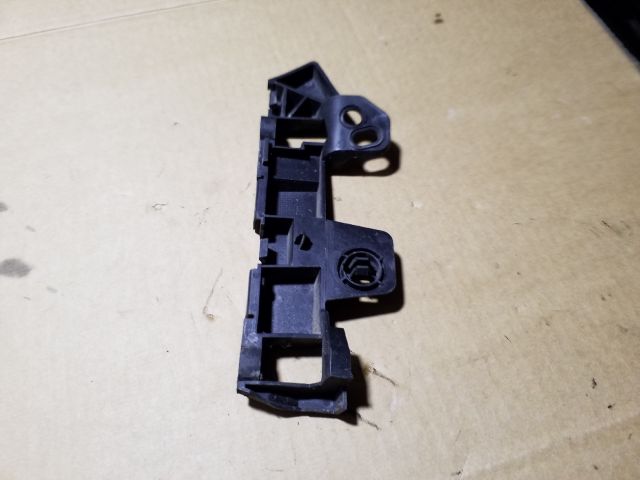 bontott OPEL ZAFIRA C Bal első Lökhárító Tartó (Műanyag)