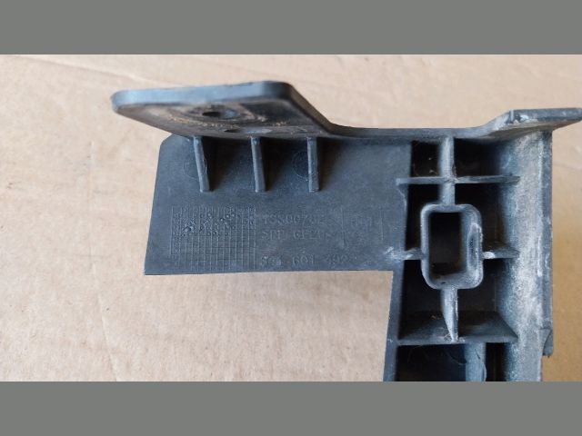 bontott OPEL ZAFIRA C Bal első Lökhárító Tartó (Műanyag)