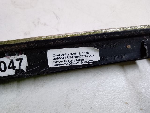bontott OPEL ZAFIRA C Bal első Sárvédő Díszléc