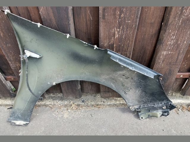 bontott OPEL ZAFIRA C Bal első Sárvédő