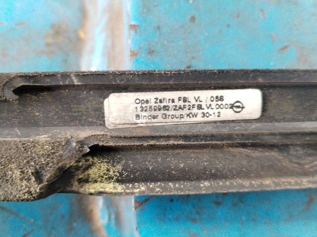 bontott OPEL ZAFIRA C Bal első Vízlehúzó Gumicsík