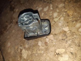 bontott OPEL ZAFIRA C Bal első Zárbetét