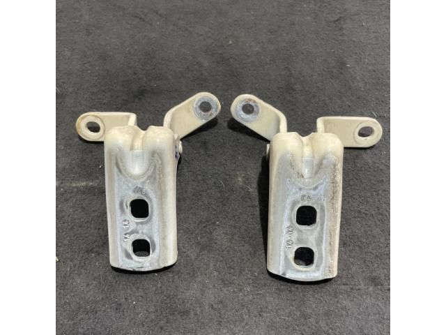 bontott OPEL ZAFIRA C Bal első Zsanér