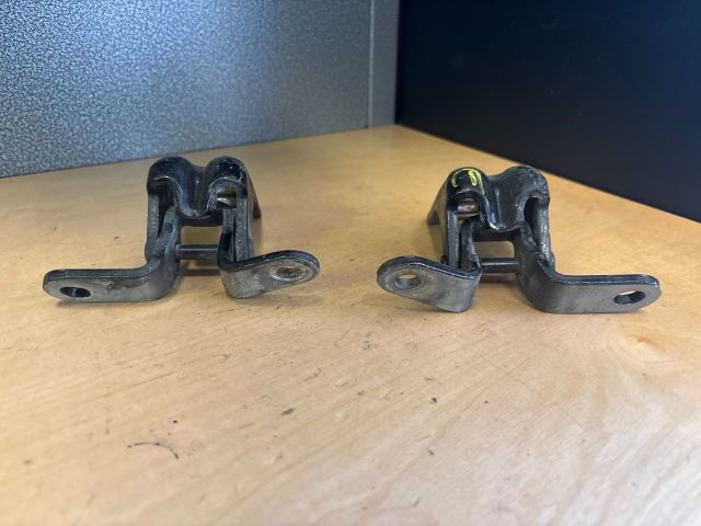 bontott OPEL ZAFIRA C Bal első Zsanér