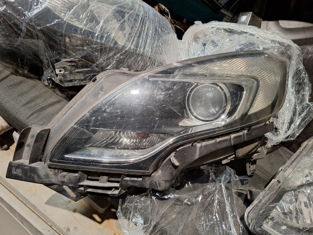 bontott OPEL ZAFIRA C Bal Fényszóró