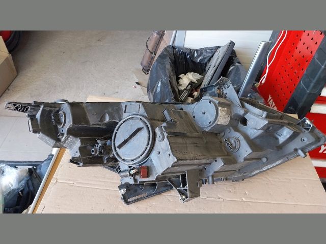 bontott OPEL ZAFIRA C Bal Fényszóró