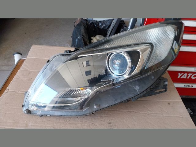 bontott OPEL ZAFIRA C Bal Fényszóró