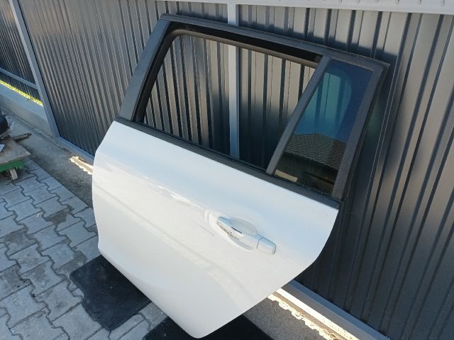 bontott OPEL ZAFIRA C Bal hátsó Ajtó (Részeivel)