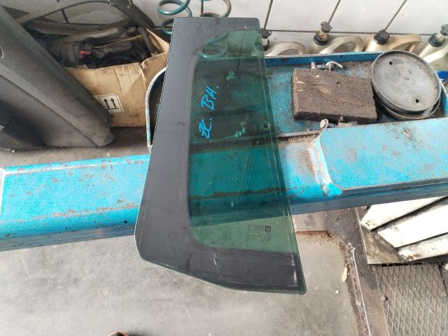 bontott OPEL ZAFIRA C Bal hátsó Fixüveg (Ajtóban)