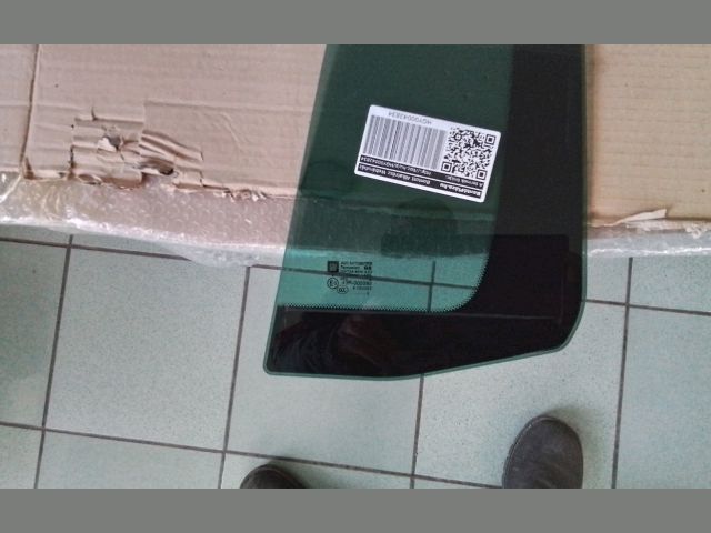 bontott OPEL ZAFIRA C Bal hátsó Fixüveg (Ajtóban)