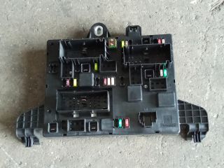 bontott OPEL ZAFIRA C Biztosítéktábla Csomagtér