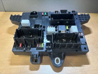 bontott OPEL ZAFIRA C Biztosítéktábla Utastér