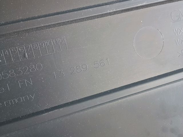 bontott OPEL ZAFIRA C Csomagtérajtó Burkolat Alsó