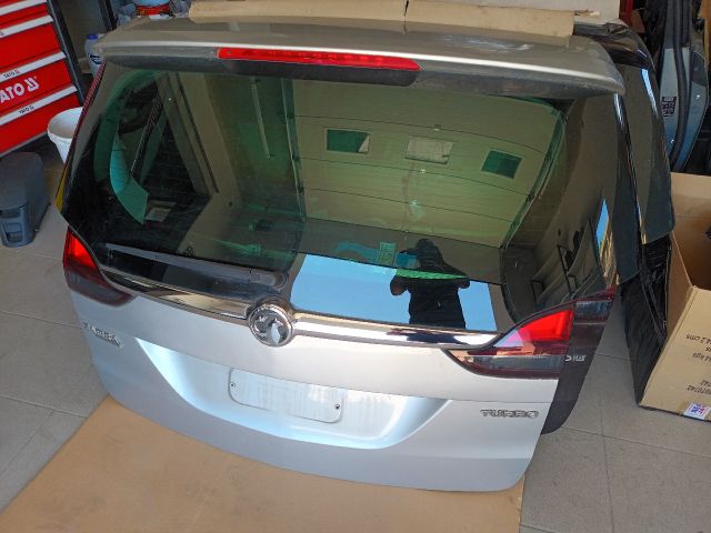 bontott OPEL ZAFIRA C Csomagtérajtó (Részeivel)