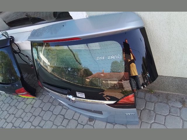 bontott OPEL ZAFIRA C Csomagtérajtó (Részeivel)